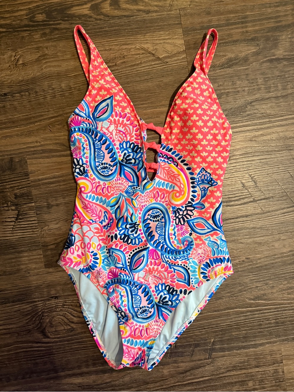 Lilly Pulitzer Jaspen one piece in the Coral Spritz Beach Bungalow. Sz 2 - Picture 2 of 5